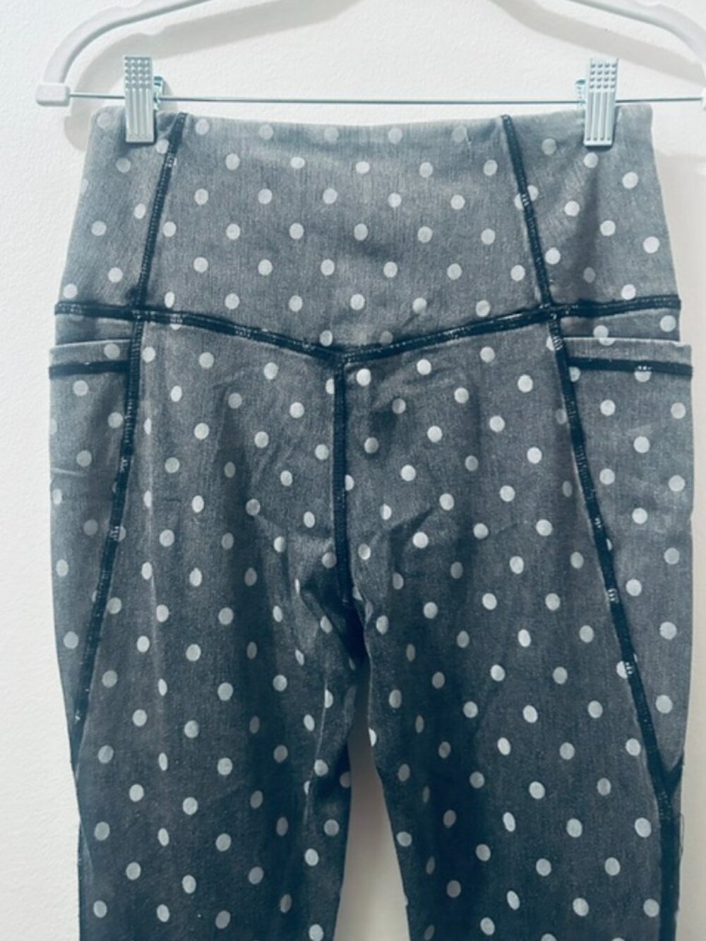 A Rare Bird Bold Black Polka Dot Tiered Ruffle Soft Stretchy Pocket Leggings NWT - Picture 11 of 16
